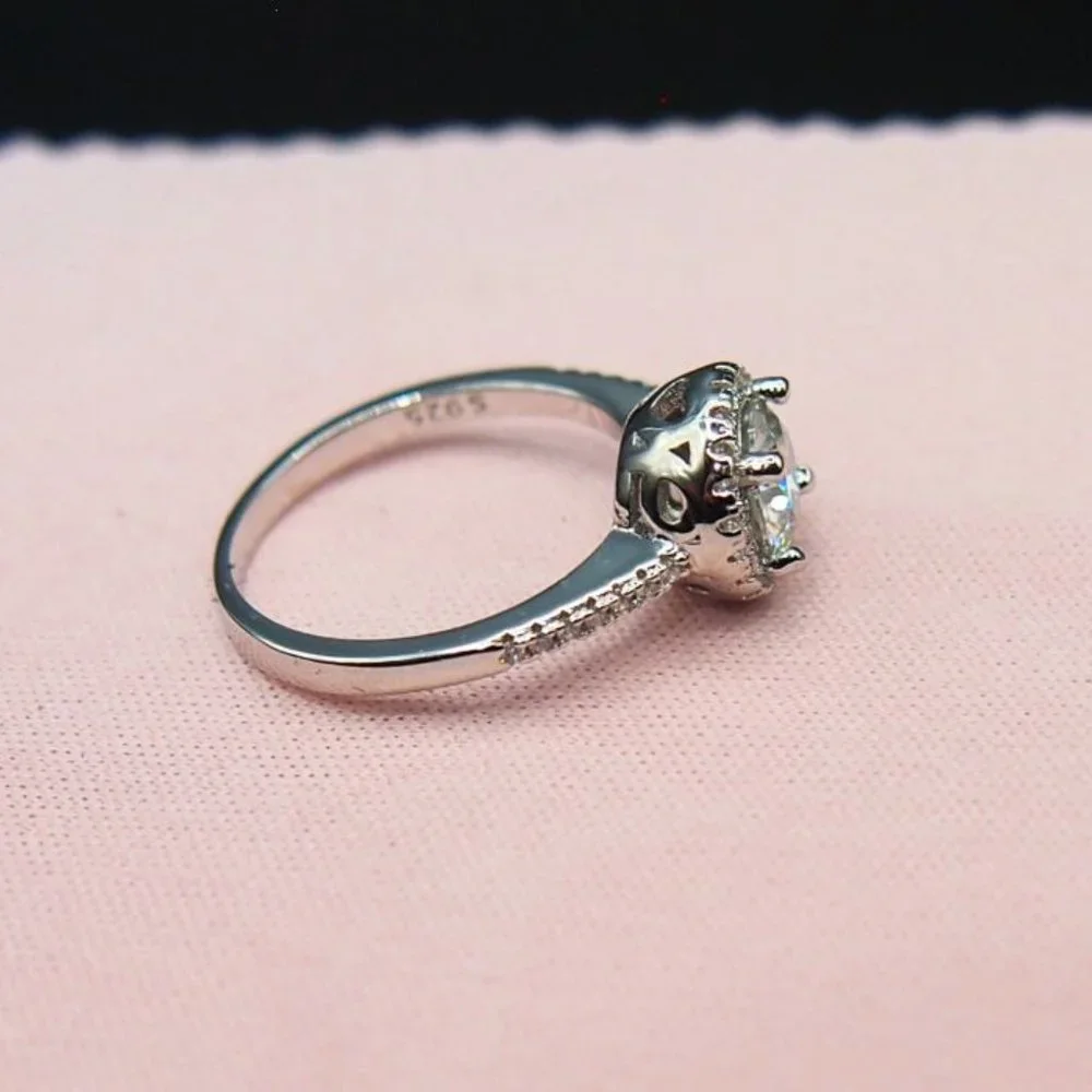 Beautiful Certified Halo 1.00ctw Moissanite Ring --- White Gold